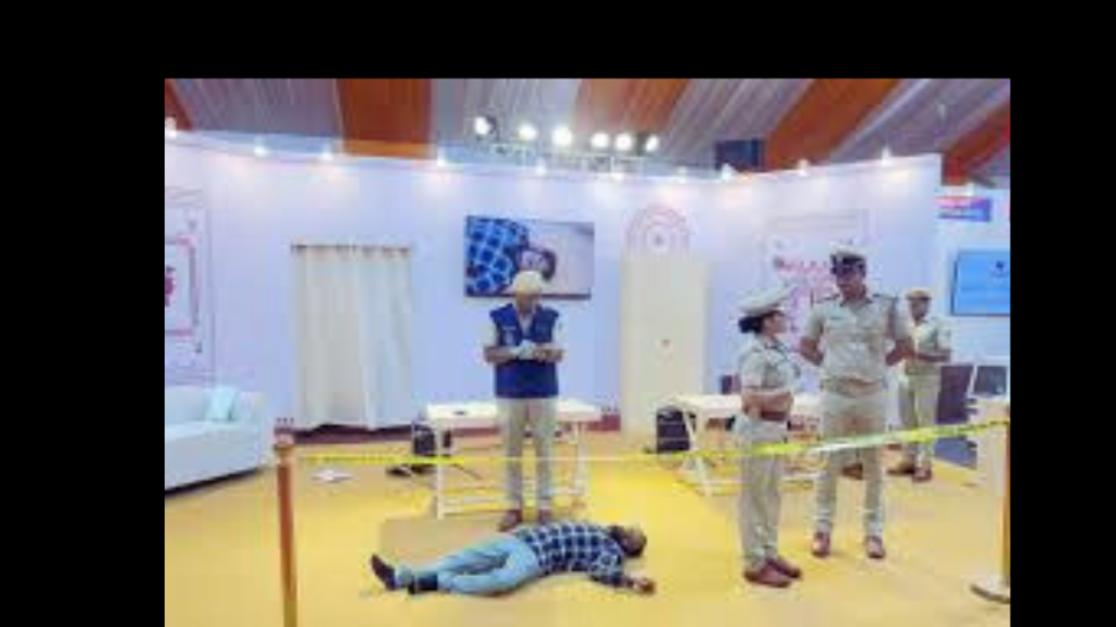 ଲାଇଭ୍ ପ୍ରଦର୍ଶନ ମାଧ୍ୟମରେ ଓଡ଼ିଶା ପୋଲିସ ନୂତନ ଅପରାଧିକ ଆଇନକୁ ଜୀବନ୍ତ କରୁଛି | ଓଡ଼ିଶା ସମାଚାର |